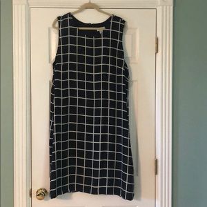 North Style sleeveless black/white dress